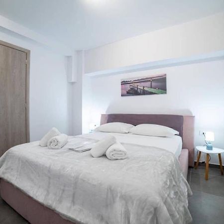Апартаменты Brand New Aprt With Backyard In Lycabettus Hill ! Афины Экстерьер фото